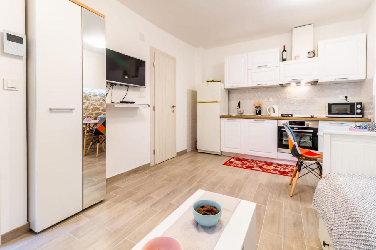 Studio Apartman Mirela Kastel Stafilic Kaštela 外观 照片