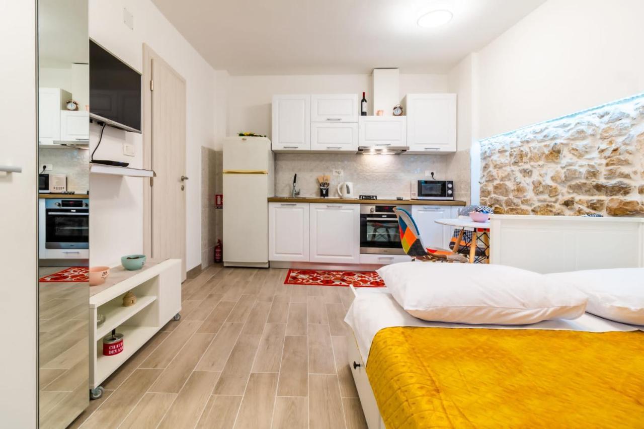 Studio Apartman Mirela Kastel Stafilic Kaštela 外观 照片