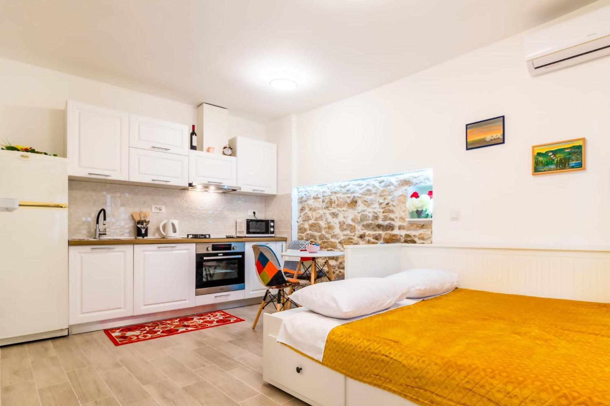 Studio Apartman Mirela Kastel Stafilic Kaštela 外观 照片